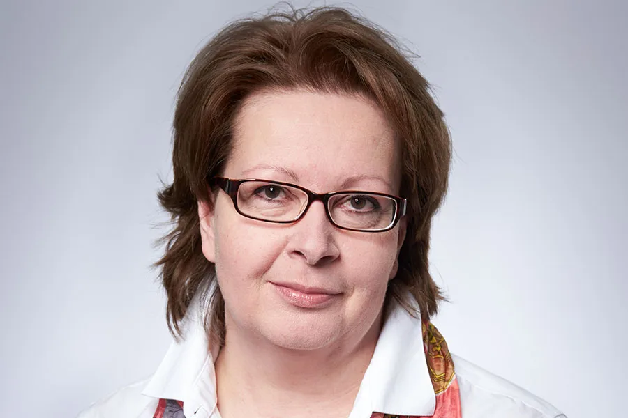 Portrait einer Mitarbeiterin der Zahnarztpraxis Dr. Bleisteiner